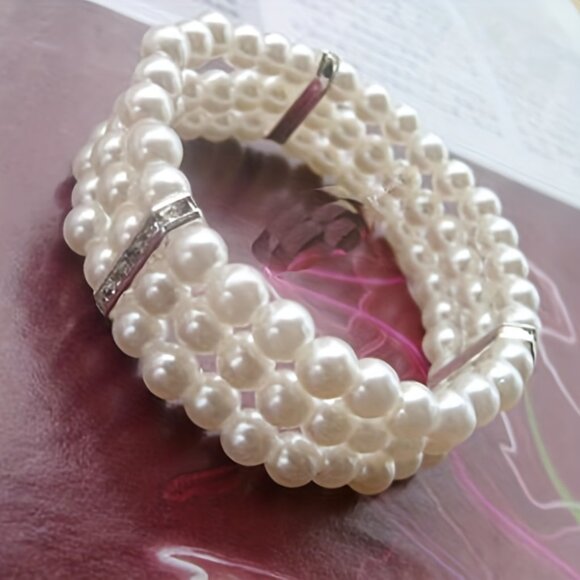 Three Layers Faux Pearls Beaded Bracelet Multi-layer Elastic Bangle Bracelet - Picture 2 of 6
